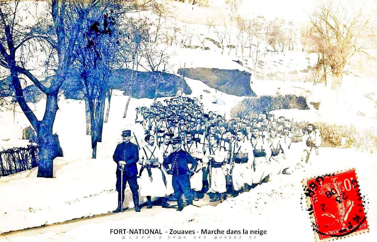 1359- Fort National - Zouaves - Marche dans la neige.jpg